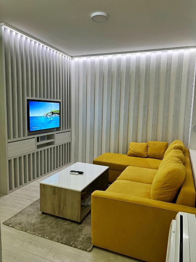 NikšićCenter Deluxe Studioアパートメント エクステリア 写真